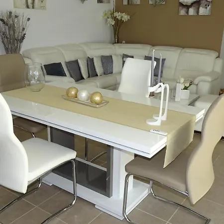 D'hotes Dans Diane 4*