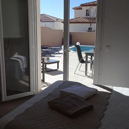 D'hotes Dans Diane לינה וארוחת בוקר לה-לונד-לה-מורה