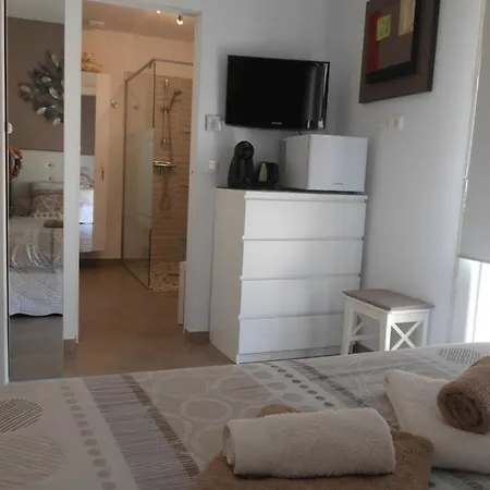 לינה וארוחת בוקר D'hotes Dans Diane