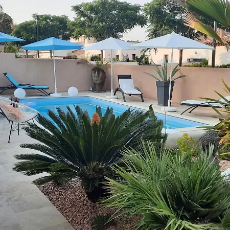 D'hotes Dans Diane לינה וארוחת בוקר