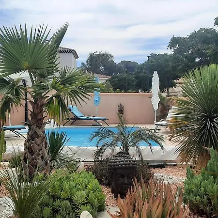 לינה וארוחת בוקר D'hotes Dans Diane 4*