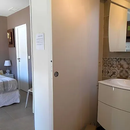 D'hotes Dans Diane Bed & Breakfast 4*